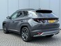 Hyundai Tucson 1.6 T-GDI PHEV Premium /  Navigatie / Elektrische Stoel met Geheugenfunctie / Achteruitrijcamera / Stoelverwarming / Apple Carplay & Android Auto /