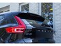 Volvo XC40 T4 Automaat Recharge Plus Bright | Panoramadak met schuif-/kantelfunctie | Premium audio by Harman Kardon | Semi elektrische trekhaak | Verwarmbare voorstoelen en stuurwiel | Verwarmbare voorruit | Apple carplay/Android auto| Adaptieve cruise control | All Season banden