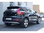 Volvo XC40 T4 Automaat Recharge Plus Bright | Panoramadak met schuif-/kantelfunctie | Premium audio by Harman Kardon | Semi elektrische trekhaak | Verwarmbare voorstoelen en stuurwiel | Verwarmbare voorruit | Apple carplay/Android auto| Adaptieve cruise control | All Season banden