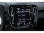 Volvo XC40 T4 Automaat Recharge Plus Bright | Panoramadak met schuif-/kantelfunctie | Premium audio by Harman Kardon | Semi elektrische trekhaak | Verwarmbare voorstoelen en stuurwiel | Verwarmbare voorruit | Apple carplay/Android auto| Adaptieve cruise control | All Season banden