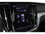 Volvo V60 T6 Plug-in hybrid AWD Plus Dark | Panoramadak met schuif-/kantelfunctie | Verwarmbare voorstoelen, achterbank en stuurwiel | Premium Audio by Bowers & Wilkins | Verwarmbare voorstoelen | 360 graden camera | 19 inch Lichtmetalen velgen | Nappa leder Open grid | Pilot Assist | Extra getint glas achter
