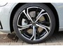 Volvo V60 T6 Plug-in hybrid AWD Plus Dark | Panoramadak met schuif-/kantelfunctie | Verwarmbare voorstoelen, achterbank en stuurwiel | Premium Audio by Bowers & Wilkins | Verwarmbare voorstoelen | 360 graden camera | 19 inch Lichtmetalen velgen | Nappa leder Open grid | Pilot Assist | Extra getint glas achter