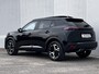 Peugeot 2008 1.2 Hybrid 145 GT / Veel voordeel, zo goed als nieuw / tot 8 jaar Garantie / Elektr. schuifdak en bestuurdersstoel / Stoelverwarming / Camera 360° / Adapt. CC / Navi / Apple Carplay Android / 17" LM wielen / ook in grijs leverbaar