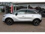 Opel Crossland 1.2-110pk Turbo 'Elegance'. Mooie en luxe hoogzitter met weinig km's ! Volautm. airco dual, cruise control, camera, comfortstoelen, metallic lak,  LM wielen, navigatie, telefoonvoorb., lane- en side assist, parkeersensoren v+a,  LED verlichting  etc.