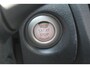 Nissan Juke 1.2-116pk DIG-T S/S N-Connecta. Erg nette en goed onderhouden hoogzitter. Afkomstig van de eerste eigenaar ! Autm. airco, metallic lak, LM wielen, camera, navigatie, telefoonvoorb., trekhaak + afn. kogel, cruise control, privacy glass etc.