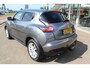 Nissan Juke 1.2-116pk DIG-T S/S N-Connecta. Erg nette en goed onderhouden hoogzitter. Afkomstig van de eerste eigenaar ! Autm. airco, metallic lak, LM wielen, camera, navigatie, telefoonvoorb., trekhaak + afn. kogel, cruise control, privacy glass etc.