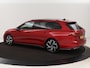 Volkswagen Golf 1.5 eTSI R-Line | Panoramadak | Camera | Keyless | Adaptive cruise | Sfeerverlichting | Carplay | Sportstoelen | Park Assist | Navigatie | Dodehoek detectie | Full LED