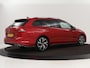 Volkswagen Golf 1.5 eTSI R-Line | Panoramadak | Camera | Keyless | Adaptive cruise | Sfeerverlichting | Carplay | Sportstoelen | Park Assist | Navigatie | Dodehoek detectie | Full LED