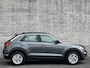 Volkswagen T-Roc 1.5 TSI Style | Stoel & Stuurverwarming | Achteruitrijcamera | Apple CarPlay / Android Auto | Elektrische Achterklep |