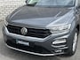 Volkswagen T-Roc 1.5 TSI Style | Stoel & Stuurverwarming | Achteruitrijcamera | Apple CarPlay / Android Auto | Elektrische Achterklep |