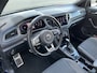 Volkswagen T-Roc 1.5 TSI Sport / Pano / Navigatie / Led / Digitaal dashboard / Camera / Parkeersensoren / Lichtmetaal 18 inch /