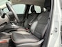 Renault Captur 1.6 E-Tech Plug-in Hybrid 160 Initiale Paris / 1e eigenaar / NL auto / Dealer onderhouden / Stoelverwarming / Lederen bekleding /