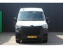 Renault Master T35 2.3 dCi 180Pk L3H2 Energy Work Edition | Navigatie | Parkeersensoren & Camera | Side Bars | Betimmering | Airco | Cruise Control | Schuifdeur Links & Rechts | Black Edition | Trekhaak |