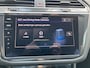 Volkswagen Tiguan 1.4 TSI eHybrid 245PK R-Line Business+ / Panoramadak / Zwenkbare Trekhaak / R-Line Exterieur + Interieur / 360 Camera / Stuur + Stoelverwarming **