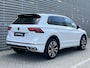 Volkswagen Tiguan 1.4 TSI eHybrid 245PK R-Line Business+ / Panoramadak / Zwenkbare Trekhaak / R-Line Exterieur + Interieur / 360 Camera / Stuur + Stoelverwarming **
