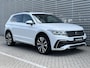 Volkswagen Tiguan 1.4 TSI eHybrid 245PK R-Line Business+ / Panoramadak / Zwenkbare Trekhaak / R-Line Exterieur + Interieur / 360 Camera / Stuur + Stoelverwarming **