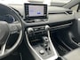 Toyota RAV4 2.5 Hybrid AWD Bi-Tone Apple Carplay/Android Auto navigatie, Stoelverwarming, Achteruitrij camera, Adaptieve cruise control, Draadloze telefoonlader, Kunstlederen/alcantara bekleding, Keyless