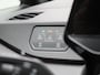 Volkswagen ID.3 Pro Oranje Edition 59 kWh | EM | Stoel en Stuurwarming | Navigatie | Park Assist | IQ LED |