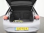 Volkswagen ID.3 Pro Oranje Edition 59 kWh | EM | Stoel en Stuurwarming | Navigatie | Park Assist | IQ LED |