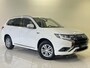 Mitsubishi Outlander 2.4 PHEV Pure | Apple CarPlay / Android Auto navigatie | Achteruitrijcamera | Trekhaak |