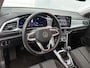Volkswagen T-Roc 1.0 TSI Life | 115 PK | Airco | Digital Cockpit | All Season Banden | Navi by Shop | Park Assist