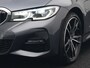 BMW 3-Serie Touring 330e M Sport Plug In Hybrid 293pk Dealer O.H PHEV | Trekhaak Af Fabriek | Panodak | Head Up | Adaptive Cruise | Apple Carplay | Sfeerverlichting | Alcantara Sportstoelen Verwarmd | Navigatie | Virtual | DAB |
