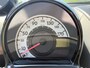 Toyota Aygo 1.0-12V Dynamic Navigator de auto is goed onderhouden en beschikt over airco.