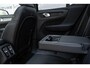 Volvo XC40 B4 Automaat Plus Dark | Panoramadak | Adaptieve Cruise Control | BlindSpot | Park Assist voor en achter| Rondomzicht Camera | 19"lichtmetalen Velgen | Verwarmbare Voorstoelen | Harman Kardon Premium Audio.