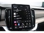 Volvo XC90 T8 455PK Plug-in hybrid AWD Ultra Dark | Verwarmbare voorstoelen | Massagefunctie voorstoelen | Ventileerbare voorstoelen | Verwarmbaar suurwiel | Verwarmbare achterbank | Premium Audio by Bowers & Wilkins | Luchtvering | Panoramadak | Rondom zichtcamera | 21 inch Lichtmetalen velgen | Semi elektrische trekhaak