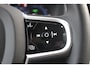 Volvo XC90 T8 455PK Plug-in hybrid AWD Ultra Dark | Verwarmbare voorstoelen | Massagefunctie voorstoelen | Ventileerbare voorstoelen | Verwarmbaar suurwiel | Verwarmbare achterbank | Premium Audio by Bowers & Wilkins | Luchtvering | Panoramadak | Rondom zichtcamera | 21 inch Lichtmetalen velgen | Semi elektrische trekhaak