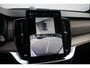 Volvo XC90 T8 455PK Plug-in hybrid AWD Ultra Dark | Verwarmbare voorstoelen | Massagefunctie voorstoelen | Ventileerbare voorstoelen | Verwarmbaar suurwiel | Verwarmbare achterbank | Premium Audio by Bowers & Wilkins | Luchtvering | Panoramadak | Rondom zichtcamera | 21 inch Lichtmetalen velgen | Semi elektrische trekhaak