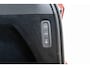 Volvo XC90 T8 Recharge AWD Ultimate Bright | Verwarmbare voorstoelen | Verwarmbaar stuurwiel | Massagefunctie voorstoelen | Verwarmbare achterbank | Premium audio by Bowers & Wilkins | Panoramadak | Luchtvering | Rondom zichtcamera | 20 inch Lichtmetalen velgen | Semi elektrische trekhaak