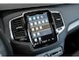 Volvo XC90 T8 Recharge AWD Ultimate Bright | Verwarmbare voorstoelen | Verwarmbaar stuurwiel | Massagefunctie voorstoelen | Verwarmbare achterbank | Premium audio by Bowers & Wilkins | Panoramadak | Luchtvering | Rondom zichtcamera | 20 inch Lichtmetalen velgen | Semi elektrische trekhaak