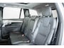 Volvo XC90 T8 Recharge AWD Ultimate Bright | Verwarmbare voorstoelen | Verwarmbaar stuurwiel | Massagefunctie voorstoelen | Verwarmbare achterbank | Premium audio by Bowers & Wilkins | Panoramadak | Luchtvering | Rondom zichtcamera | 20 inch Lichtmetalen velgen | Semi elektrische trekhaak