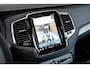 Volvo XC90 T8 Recharge AWD Ultimate Bright | Verwarmbare voorstoelen | Verwarmbaar stuurwiel | Massagefunctie voorstoelen | Verwarmbare achterbank | Premium audio by Bowers & Wilkins | Panoramadak | Luchtvering | Rondom zichtcamera | 20 inch Lichtmetalen velgen | Semi elektrische trekhaak