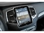 Volvo XC90 T8 Recharge AWD Ultimate Bright | Verwarmbare voorstoelen | Verwarmbaar stuurwiel | Massagefunctie voorstoelen | Verwarmbare achterbank | Premium audio by Bowers & Wilkins | Panoramadak | Luchtvering | Rondom zichtcamera | 20 inch Lichtmetalen velgen | Semi elektrische trekhaak