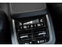 Volvo XC90 T8 Recharge AWD Ultimate Bright | Verwarmbare voorstoelen | Verwarmbaar stuurwiel | Massagefunctie voorstoelen | Verwarmbare achterbank | Premium audio by Bowers & Wilkins | Panoramadak | Luchtvering | Rondom zichtcamera | 20 inch Lichtmetalen velgen | Semi elektrische trekhaak