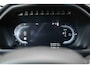Volvo XC90 T8 Recharge AWD Ultimate Bright | Verwarmbare voorstoelen | Verwarmbaar stuurwiel | Massagefunctie voorstoelen | Verwarmbare achterbank | Premium audio by Bowers & Wilkins | Panoramadak | Luchtvering | Rondom zichtcamera | 20 inch Lichtmetalen velgen | Semi elektrische trekhaak