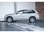 Volvo XC90 T8 Recharge AWD Ultimate Bright | Verwarmbare voorstoelen | Verwarmbaar stuurwiel | Massagefunctie voorstoelen | Verwarmbare achterbank | Premium audio by Bowers & Wilkins | Panoramadak | Luchtvering | Rondom zichtcamera | 20 inch Lichtmetalen velgen | Semi elektrische trekhaak