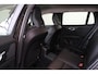 Volvo V60 T6 Recharge Essential - IntelliSafe Assist & Surround - Parkeercamera achter - Lederen Bekleding - Verwarmde voorstoelen, stuur & achterbank - Parkeersensoren voor & achter - Elektr. verstelbare lendesteunen - 19' LMV