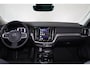 Volvo V60 T6 Recharge Essential - IntelliSafe Assist & Surround - Parkeercamera achter - Lederen Bekleding - Verwarmde voorstoelen, stuur & achterbank - Parkeersensoren voor & achter - Elektr. verstelbare lendesteunen - 19' LMV