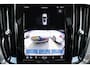 Volvo V60 T6 Recharge Essential - IntelliSafe Assist & Surround - Parkeercamera achter - Lederen Bekleding - Verwarmde voorstoelen, stuur & achterbank - Parkeersensoren voor & achter - Elektr. verstelbare lendesteunen - 19' LMV