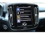 Volvo XC40 T3 Automaat Momentum Pro | Verwarmde voorstoelen + stuurwiel | Verwarmde achterbank | Standkachel | All-season banden | Keyless entry | Achteruitrijcamera | Reservewiel |