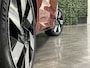 Volvo XC60 T6 AWD Recharge Ultimate Dark | Vol! | Bowers & Wilkins | Luchtvering | Trekhaak | 360° Camera | Head-Up Display | Adaptieve Cruise Control | Stoelverwarming voor+achter | Stuurwielverwarming | Full LED meesturende koplampen | Pilot Assist | BLIS Dode Hoe .