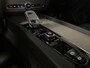 Volvo XC60 T6 AWD Recharge Ultimate Bright Long Range | Bowers & Wilkins | Luchtvering | Trekhaak | 360° Camera | Head-Up Display | Adaptieve Cruise Control | Stoelverwarming voor+achter | Stuurwielverwarming | 21 Inch | Full LED meesturende koplampen | Pilot Assist .