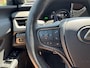 Lexus UX 250h F Sport Line | Facelift, Head up display, Blind Spot, 18 inch, Parkeersensoren, Stoel + Stuurverwarming, Groot scherm