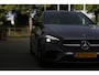 Mercedes-Benz B-klasse 250 e AMG*Perfect Onderh.*Night pakket/Half Leder/Stoelverw./Camera/LED/Apple Carplay-Android/Sfeer/Act. Remass./Rijstrook/Standkachel/Parkeersens.V+A/18 inch LM*