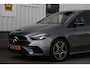 Mercedes-Benz B-klasse 250 e AMG*Perfect Onderh.*Night pakket/Half Leder/Stoelverw./Camera/LED/Apple Carplay-Android/Sfeer/Act. Remass./Rijstrook/Standkachel/Parkeersens.V+A/18 inch LM*