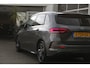 Mercedes-Benz B-klasse 250 e AMG*Perfect Onderh.*Night pakket/Half Leder/Stoelverw./Camera/LED/Apple Carplay-Android/Sfeer/Act. Remass./Rijstrook/Standkachel/Parkeersens.V+A/18 inch LM*