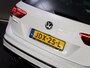 Volkswagen Tiguan 1.5 TSI ACT Highline Business R (PANORAMADAK, SFEERVERLICHTING, TREKHAAK, ADAPTIVE CRUISE CONTROL, BLUETOOTH)